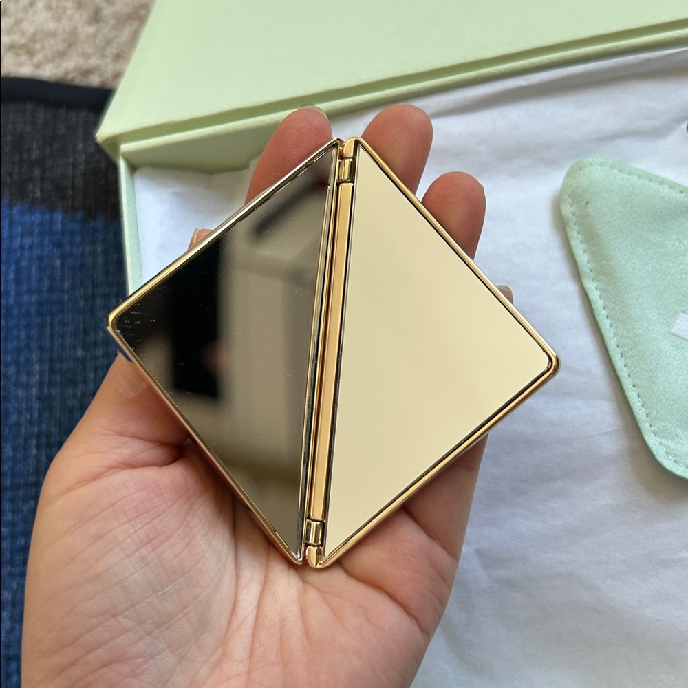 Prada Beauty Triangle compact mirror - Picture 8 of 17